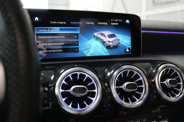 Mercedes-Benz A-Klasse 200 | AMG | MEMORY | PANO | CAMERA | SFEERVERLICHTING | MULTIBEAM LED |