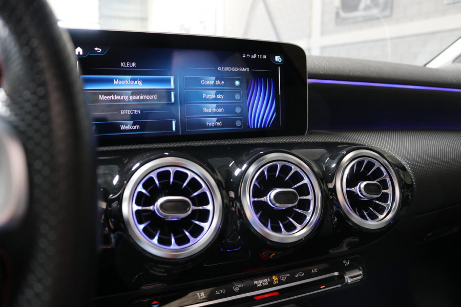 Mercedes-Benz A-Klasse 200 | AMG | MEMORY | PANO | CAMERA | SFEERVERLICHTING | MULTIBEAM LED |
