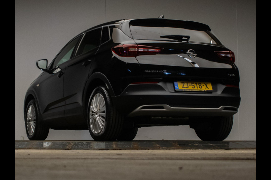 Opel Grandland X 1.2 Turbo Innovation Sport (APPLE CARPLAY,NAVI,LED,CRUISE,CLIMATE,SPORTSTOELEN,CAMERA,GETINT,NETTESTAAT)