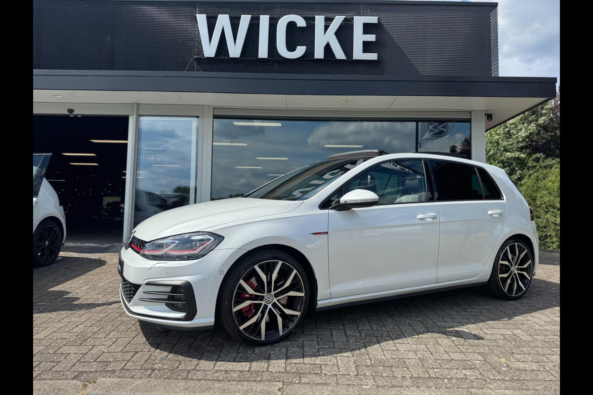 Volkswagen Golf 2.0 TSI GTI Performance 245PK Pano Leder Camera Volkswagen Golf 2.0 TSI GTI Performance 245PK Pano Leder Camera