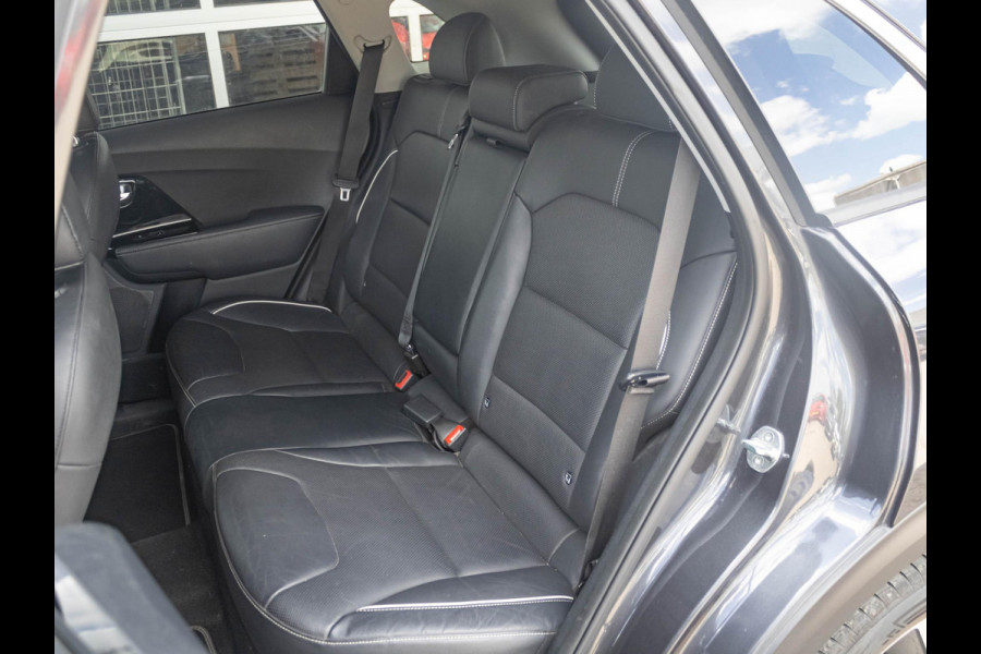 Kia e-Niro ExecutiveLine 64 kWh l Stoel verwarming en ventilatie  l lederen bekleding l