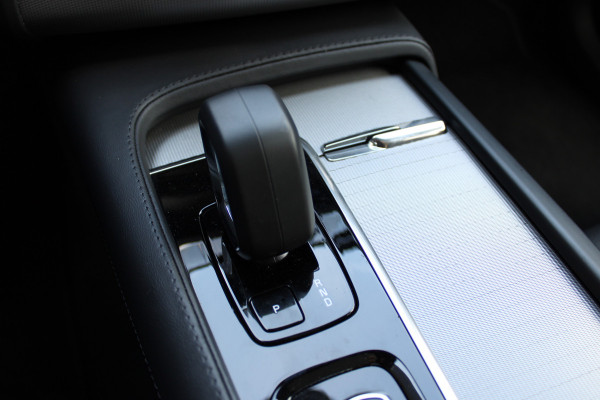 Volvo XC90 2.0 T8 Recharge AWD Plus Dark | Trekhaak | Panoramadak | 360 Camera