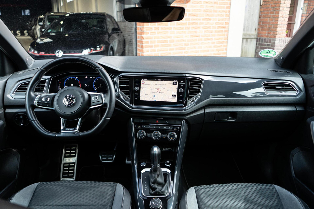 Volkswagen T-Roc 2.0 TSI 4Motion R-Line Pano / Beats / Camera Volkswagen T-Roc 2.0 TSI 4Motion R-Line Pano / Beats / Camera