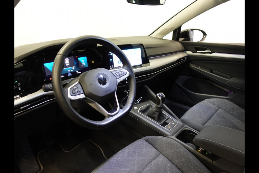 Volkswagen GOLF Variant 1.5 TSI 131pk Life Navigatie Apple Carplay/Android auto Climate Control Parkeersensoren Adaptive Cruise Control Stoel- en stuurverwarming Ledverlichting