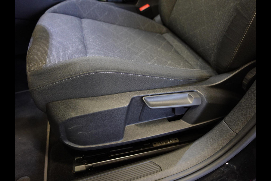 Volkswagen GOLF Variant 1.5 TSI 131pk Life Navigatie Apple Carplay/Android auto Climate Control Parkeersensoren Adaptive Cruise Control Stoel- en stuurverwarming Ledverlichting