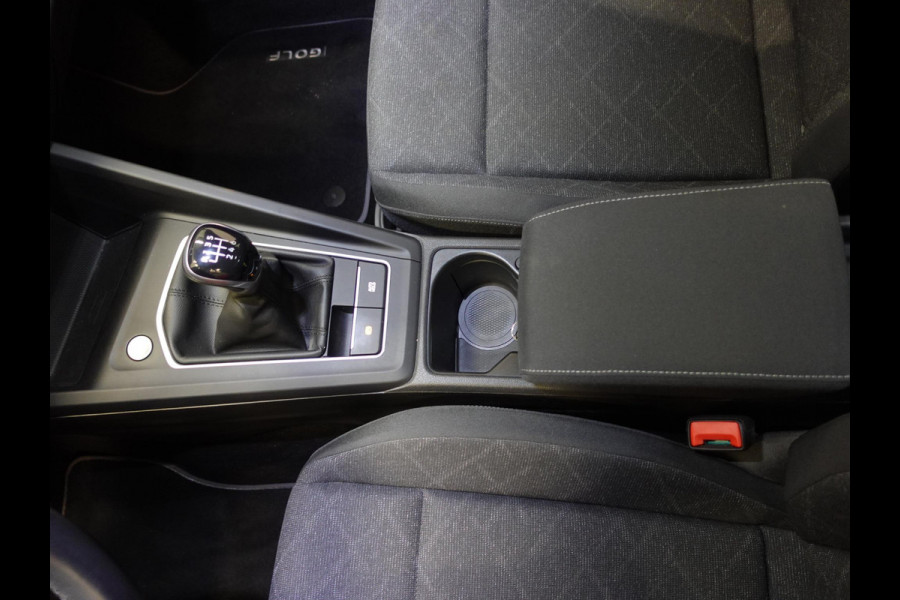 Volkswagen GOLF Variant 1.5 TSI 131pk Life Navigatie Apple Carplay/Android auto Climate Control Parkeersensoren Adaptive Cruise Control Stoel- en stuurverwarming Ledverlichting