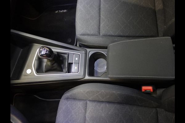 Volkswagen GOLF Variant 1.5 TSI 131pk Life Navigatie Apple Carplay/Android auto Climate Control Parkeersensoren Adaptive Cruise Control Stoel- en stuurverwarming Ledverlichting