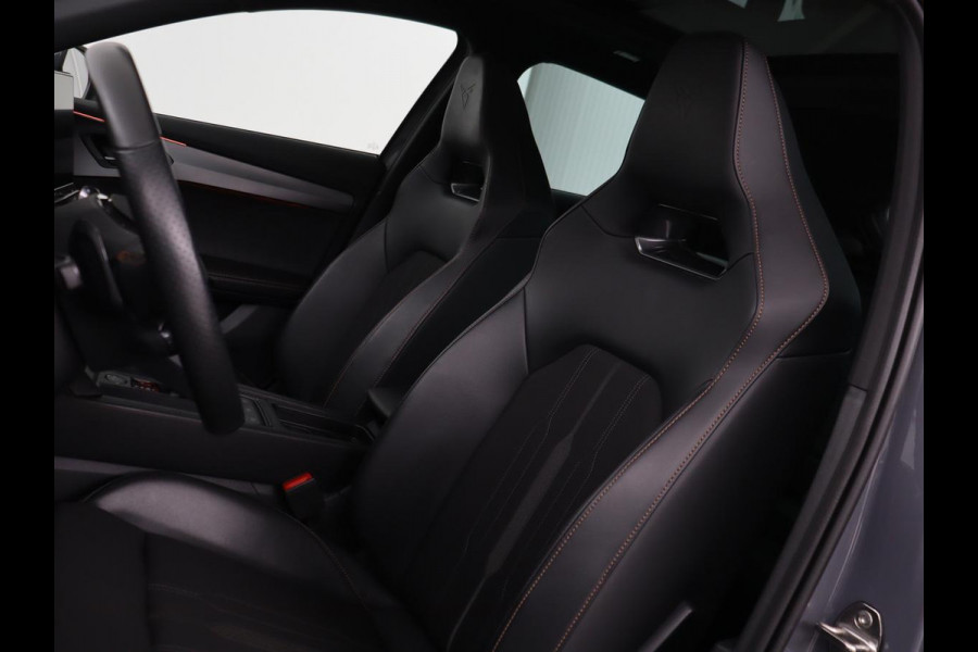 CUPRA Formentor 1.4 e-Hybrid VZ Performance | 245 PK | Stoel & stuurverwarming | Adaptive cruise | Camera | Carplay | Sfeerverlichting | Keyless | Navigatie | Sportstoelen | Full LED | PHEV