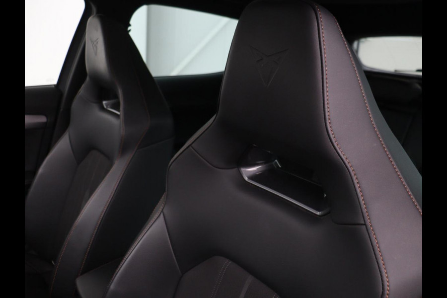 CUPRA Formentor 1.4 e-Hybrid VZ Performance | 245 PK | Stoel & stuurverwarming | Adaptive cruise | Camera | Carplay | Sfeerverlichting | Keyless | Navigatie | Sportstoelen | Full LED | PHEV