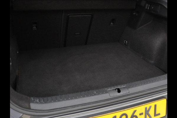 CUPRA Formentor 1.4 e-Hybrid VZ Performance | 245 PK | Stoel & stuurverwarming | Adaptive cruise | Camera | Carplay | Sfeerverlichting | Keyless | Navigatie | Sportstoelen | Full LED | PHEV