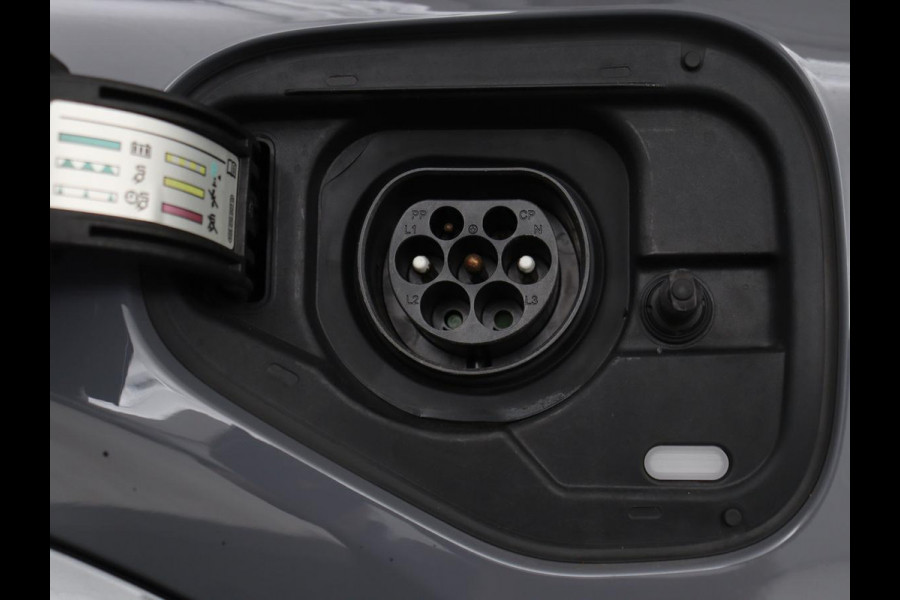 CUPRA Formentor 1.4 e-Hybrid VZ Performance | 245 PK | Stoel & stuurverwarming | Adaptive cruise | Camera | Carplay | Sfeerverlichting | Keyless | Navigatie | Sportstoelen | Full LED | PHEV