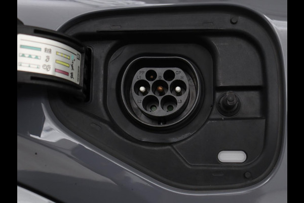 CUPRA Formentor 1.4 e-Hybrid VZ Performance | 245 PK | Stoel & stuurverwarming | Adaptive cruise | Camera | Carplay | Sfeerverlichting | Keyless | Navigatie | Sportstoelen | Full LED | PHEV