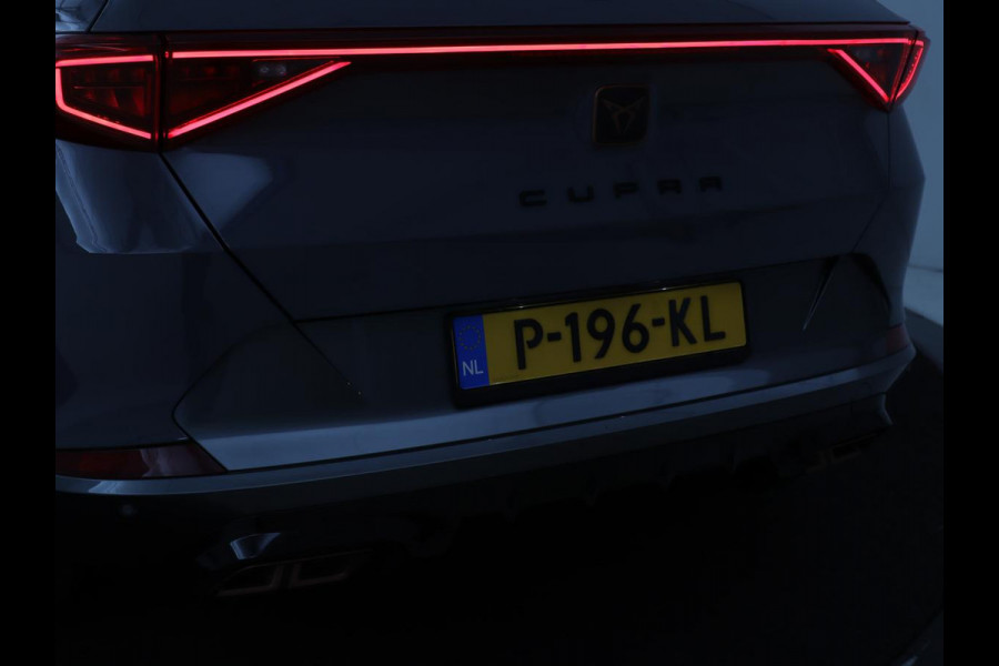 CUPRA Formentor 1.4 e-Hybrid VZ Performance | 245 PK | Stoel & stuurverwarming | Adaptive cruise | Camera | Carplay | Sfeerverlichting | Keyless | Navigatie | Sportstoelen | Full LED | PHEV