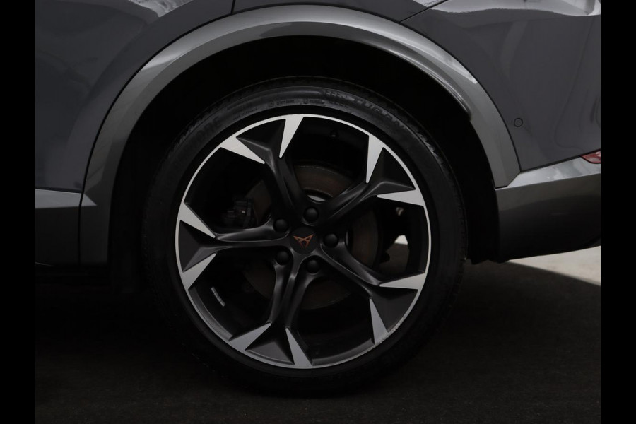 CUPRA Formentor 1.4 e-Hybrid VZ Performance | 245 PK | Stoel & stuurverwarming | Adaptive cruise | Camera | Carplay | Sfeerverlichting | Keyless | Navigatie | Sportstoelen | Full LED | PHEV