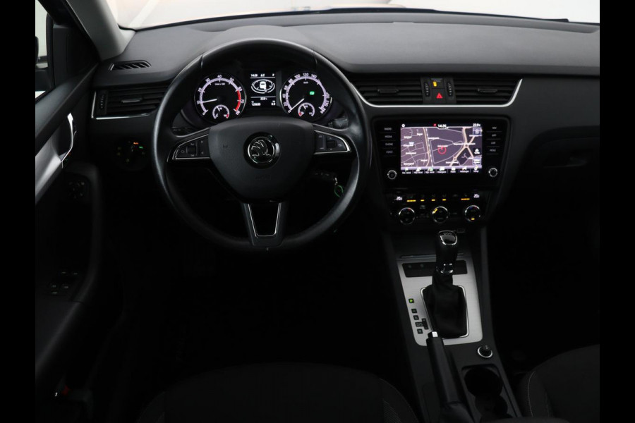 Škoda Octavia 1.5 TSI Business Edition | Stoelverwarming | Trekhaak | Carplay | Parkeerhulp | Navigatie | Verwarmde voorruit | Climate control | Cruise control