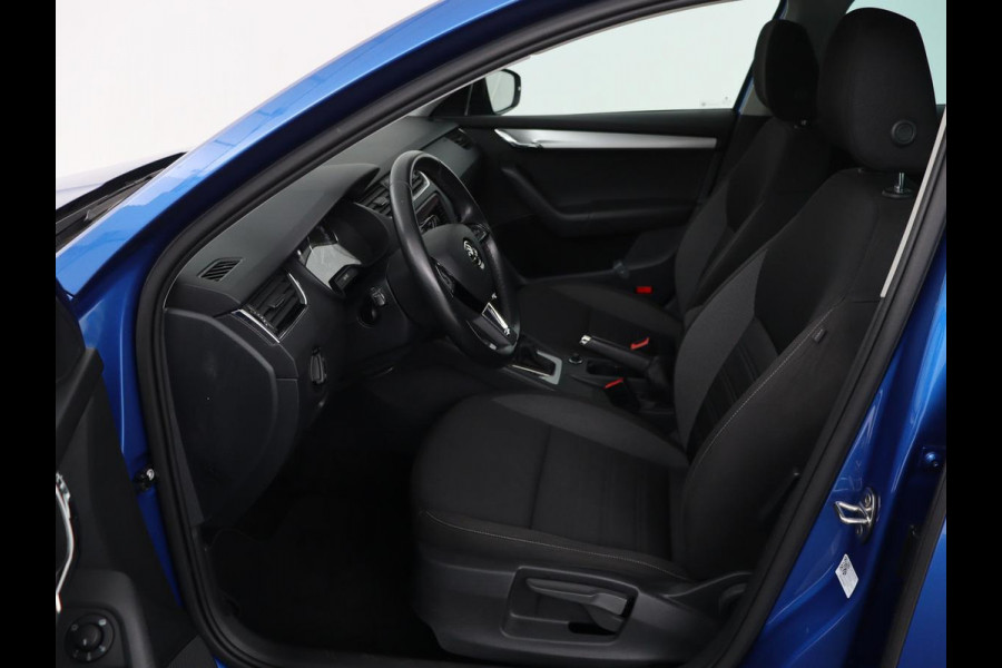 Škoda Octavia 1.5 TSI Business Edition | Stoelverwarming | Trekhaak | Carplay | Parkeerhulp | Navigatie | Verwarmde voorruit | Climate control | Cruise control