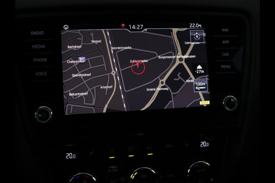 Škoda Octavia 1.5 TSI Business Edition | Stoelverwarming | Trekhaak | Carplay | Parkeerhulp | Navigatie | Verwarmde voorruit | Climate control | Cruise control