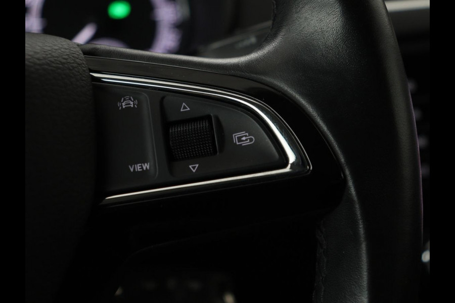 Škoda Octavia 1.5 TSI Business Edition | Stoelverwarming | Trekhaak | Carplay | Parkeerhulp | Navigatie | Verwarmde voorruit | Climate control | Cruise control