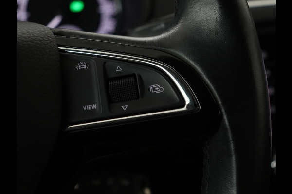 Škoda Octavia 1.5 TSI Business Edition | Stoelverwarming | Trekhaak | Carplay | Parkeerhulp | Navigatie | Verwarmde voorruit | Climate control | Cruise control