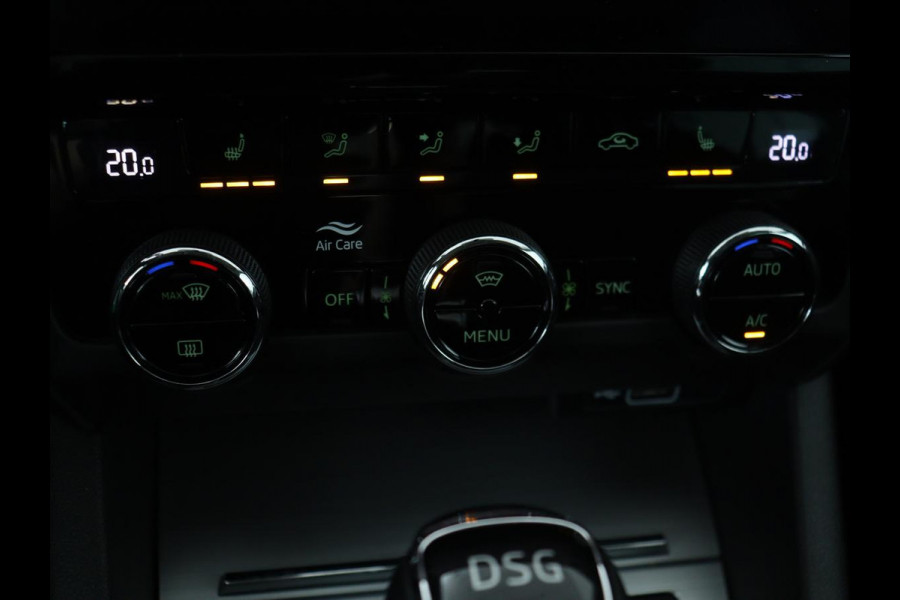 Škoda Octavia 1.5 TSI Business Edition | Stoelverwarming | Trekhaak | Carplay | Parkeerhulp | Navigatie | Verwarmde voorruit | Climate control | Cruise control