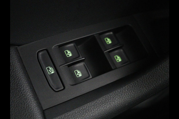 Škoda Octavia 1.5 TSI Business Edition | Stoelverwarming | Trekhaak | Carplay | Parkeerhulp | Navigatie | Verwarmde voorruit | Climate control | Cruise control