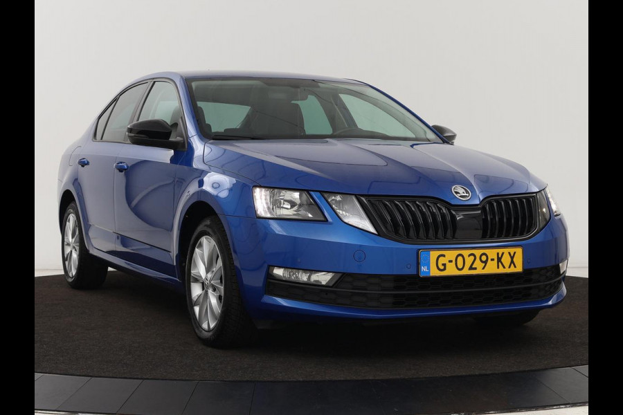 Škoda Octavia 1.5 TSI Business Edition | Stoelverwarming | Trekhaak | Carplay | Parkeerhulp | Navigatie | Verwarmde voorruit | Climate control | Cruise control