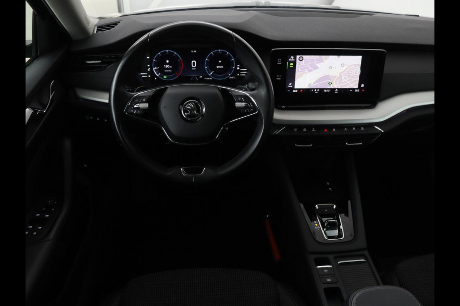 Škoda Octavia 1.0 e-TSI Business Edition | Trekhaak | Camera | Sfeerverlichting | Carplay | Navigatie | Side Assist | Climate control | Digital Cockpit | Full LED