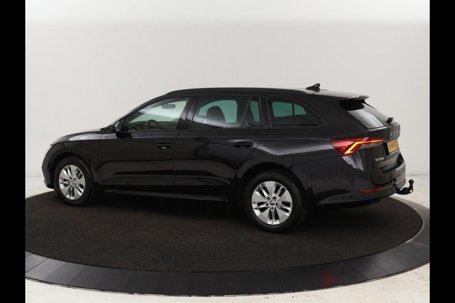 Škoda Octavia 1.0 e-TSI Business Edition | Trekhaak | Camera | Sfeerverlichting | Carplay | Navigatie | Side Assist | Climate control | Digital Cockpit | Full LED