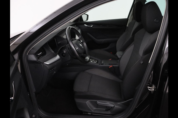 Škoda Octavia 1.0 e-TSI Business Edition | Trekhaak | Camera | Sfeerverlichting | Carplay | Navigatie | Side Assist | Climate control | Digital Cockpit | Full LED
