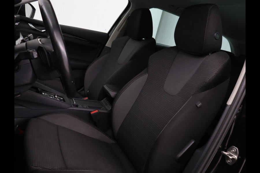 Škoda Octavia 1.0 e-TSI Business Edition | Trekhaak | Camera | Sfeerverlichting | Carplay | Navigatie | Side Assist | Climate control | Digital Cockpit | Full LED
