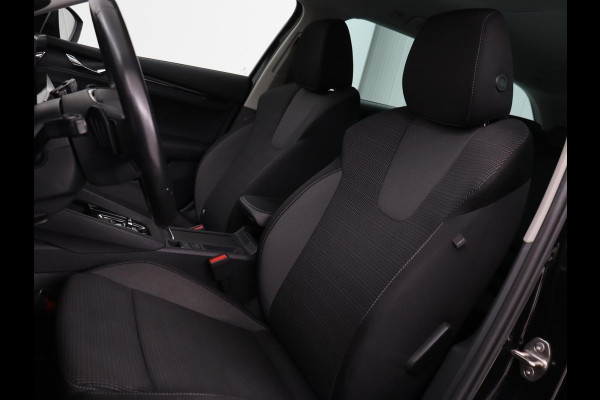 Škoda Octavia 1.0 e-TSI Business Edition | Trekhaak | Camera | Sfeerverlichting | Carplay | Navigatie | Side Assist | Climate control | Digital Cockpit | Full LED