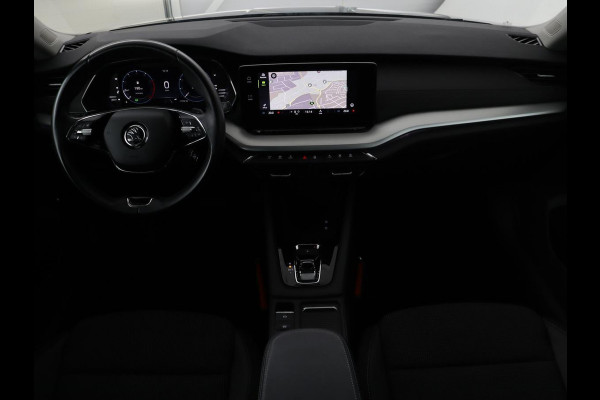 Škoda Octavia 1.0 e-TSI Business Edition | Trekhaak | Camera | Sfeerverlichting | Carplay | Navigatie | Side Assist | Climate control | Digital Cockpit | Full LED