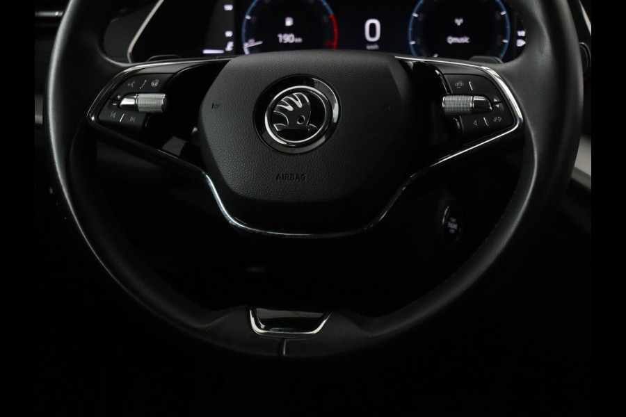 Škoda Octavia 1.0 e-TSI Business Edition | Trekhaak | Camera | Sfeerverlichting | Carplay | Navigatie | Side Assist | Climate control | Digital Cockpit | Full LED