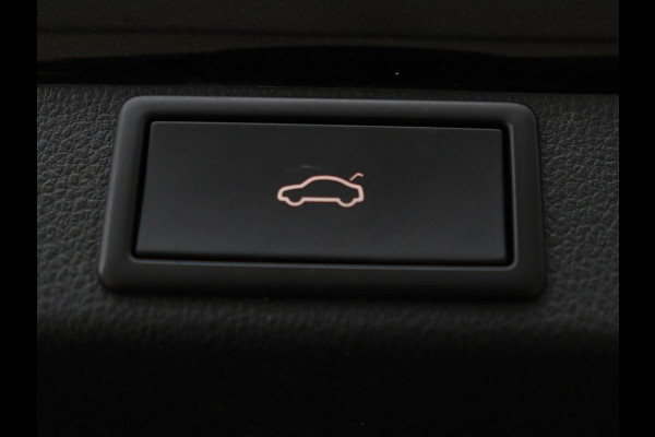 Škoda Octavia 1.0 e-TSI Business Edition | Trekhaak | Camera | Sfeerverlichting | Carplay | Navigatie | Side Assist | Climate control | Digital Cockpit | Full LED