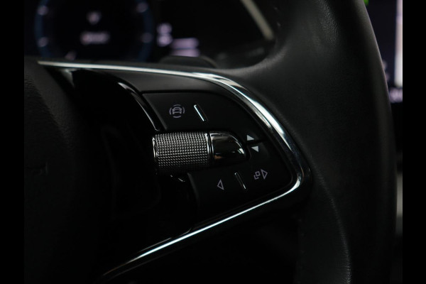 Škoda Octavia 1.0 e-TSI Business Edition | Trekhaak | Camera | Sfeerverlichting | Carplay | Navigatie | Side Assist | Climate control | Digital Cockpit | Full LED