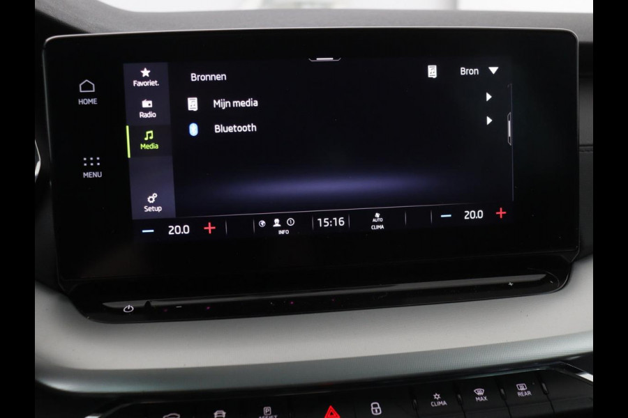 Škoda Octavia 1.0 e-TSI Business Edition | Trekhaak | Camera | Sfeerverlichting | Carplay | Navigatie | Side Assist | Climate control | Digital Cockpit | Full LED