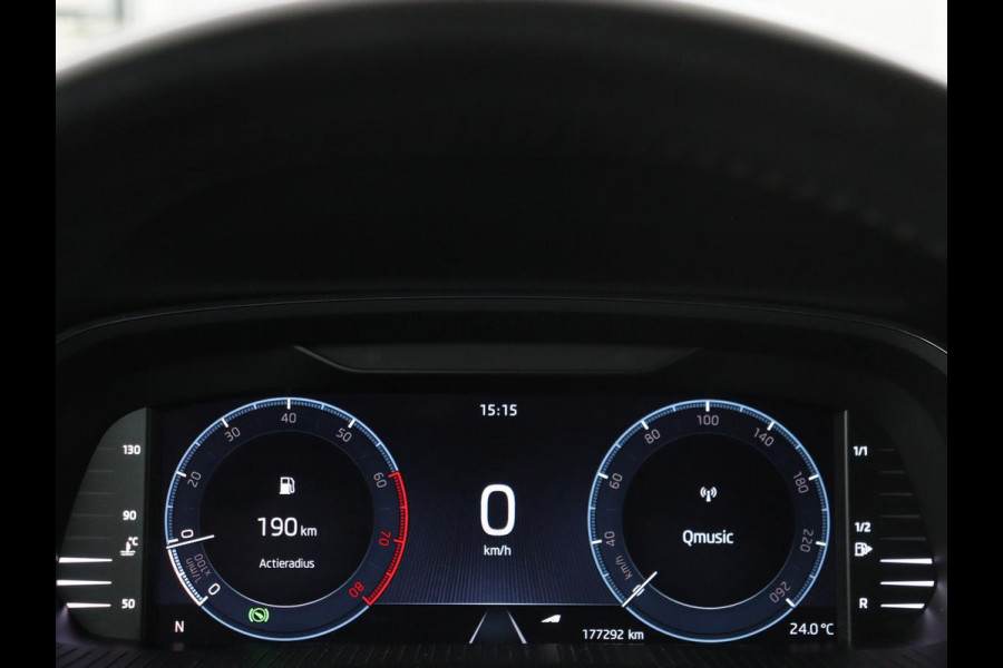 Škoda Octavia 1.0 e-TSI Business Edition | Trekhaak | Camera | Sfeerverlichting | Carplay | Navigatie | Side Assist | Climate control | Digital Cockpit | Full LED