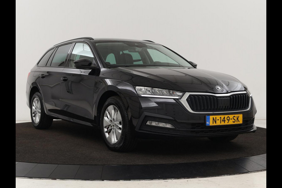Škoda Octavia 1.0 e-TSI Business Edition | Trekhaak | Camera | Sfeerverlichting | Carplay | Navigatie | Side Assist | Climate control | Digital Cockpit | Full LED