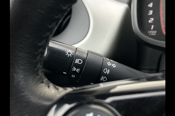 Toyota Aygo 1.0 VVT-i x-play | Carplay | Camera | Trekhaak | RIJKLAAR