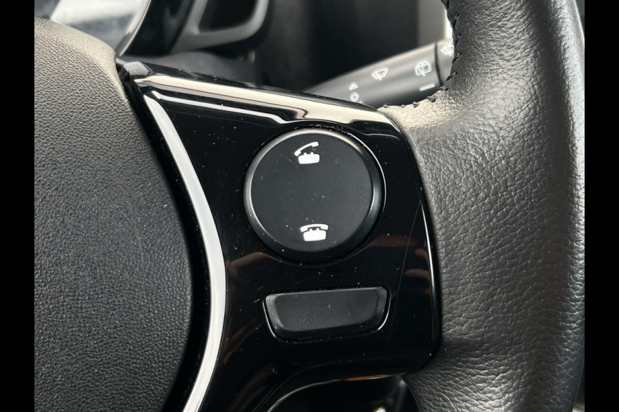 Toyota Aygo 1.0 VVT-i x-play | Carplay | Camera | Trekhaak | RIJKLAAR