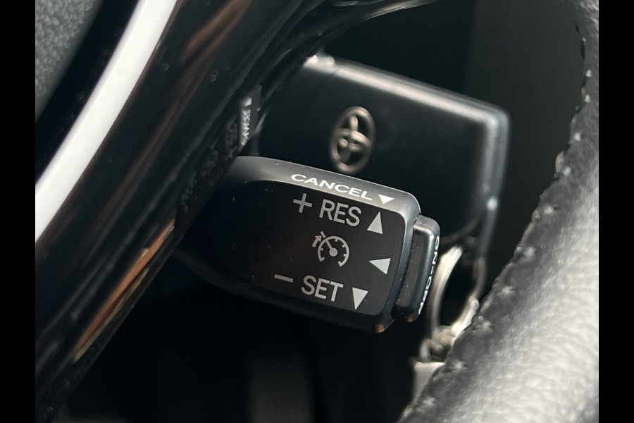 Toyota Aygo 1.0 VVT-i x-play | Carplay | Camera | Trekhaak | RIJKLAAR