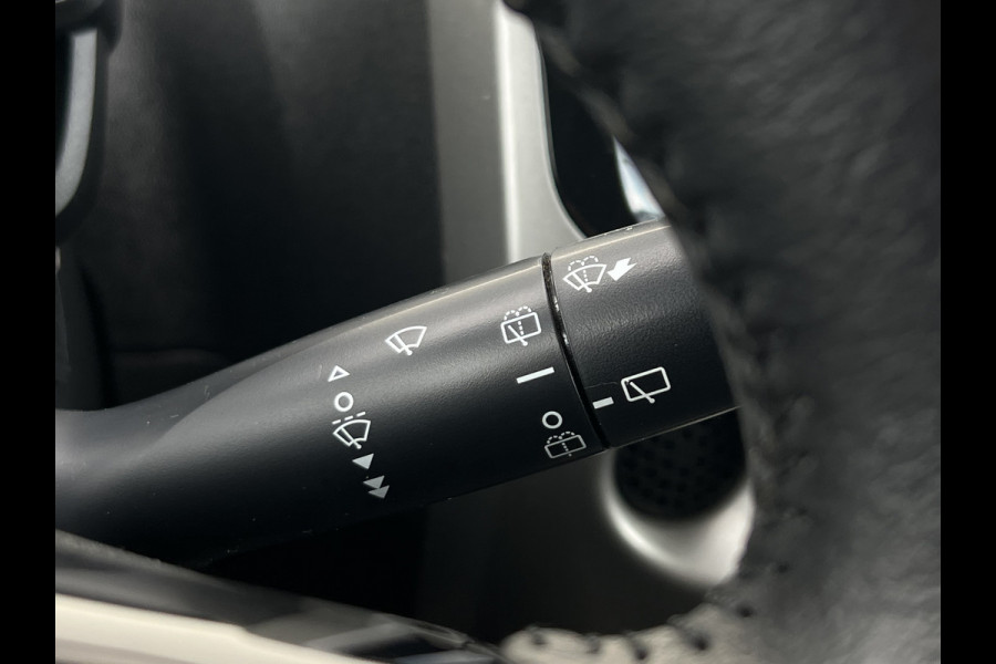 Toyota Aygo 1.0 VVT-i x-play | Carplay | Camera | Trekhaak | RIJKLAAR