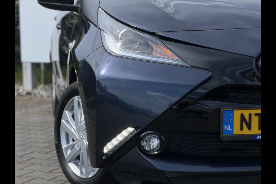 Toyota Aygo 1.0 VVT-i x-play | Carplay | Camera | Trekhaak | RIJKLAAR