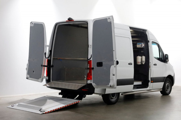 Mercedes-Benz Sprinter 311 CDI 115pk RWD L2H2 Airco Laadklep 500kg + Trekhaak 03-2021