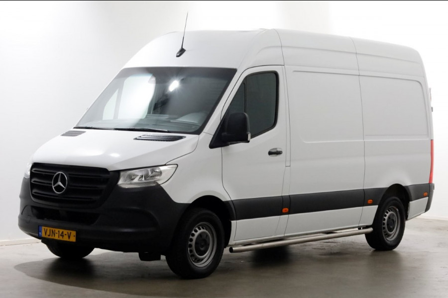 Mercedes-Benz Sprinter 311 CDI 115pk RWD L2H2 Airco Laadklep 500kg + Trekhaak 03-2021