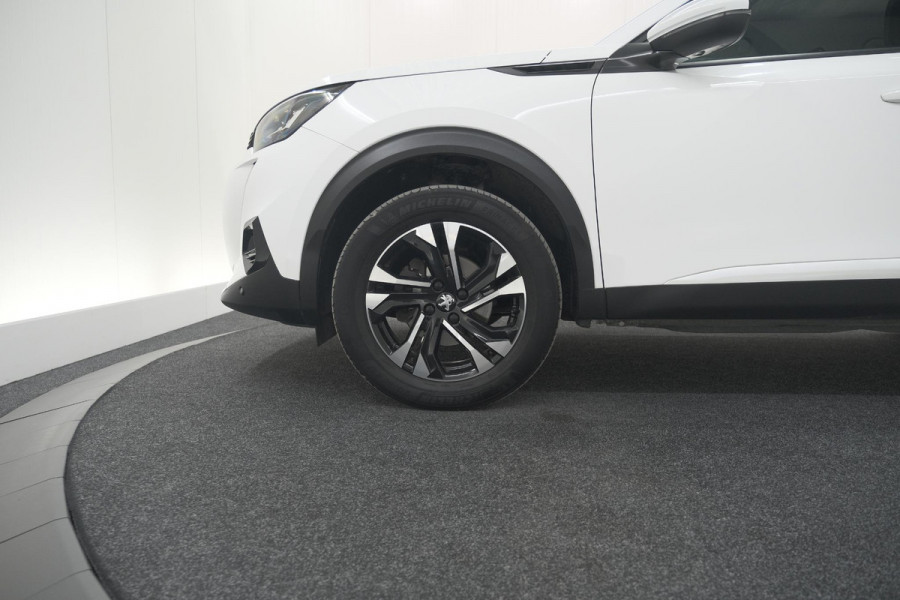Peugeot 2008 PureTech 130 Allure | Trekhaak | Camera | Navigatie | Parkeersensoren