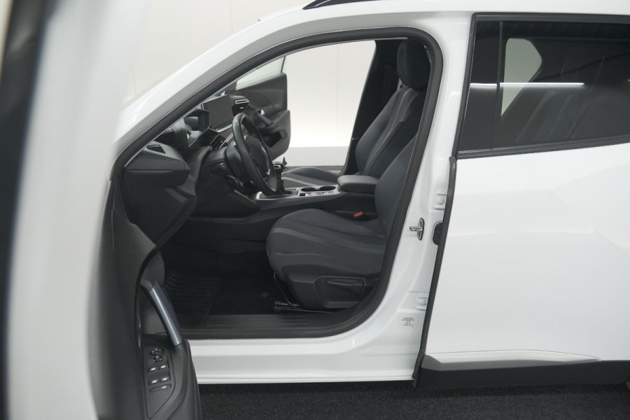 Peugeot 2008 PureTech 130 Allure | Trekhaak | Camera | Navigatie | Parkeersensoren