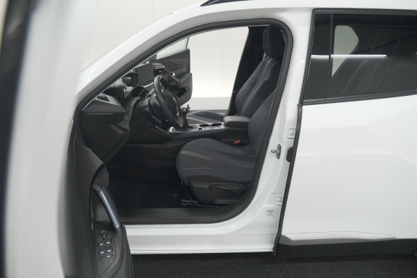 Peugeot 2008 PureTech 130 Allure | Trekhaak | Camera | Navigatie | Parkeersensoren