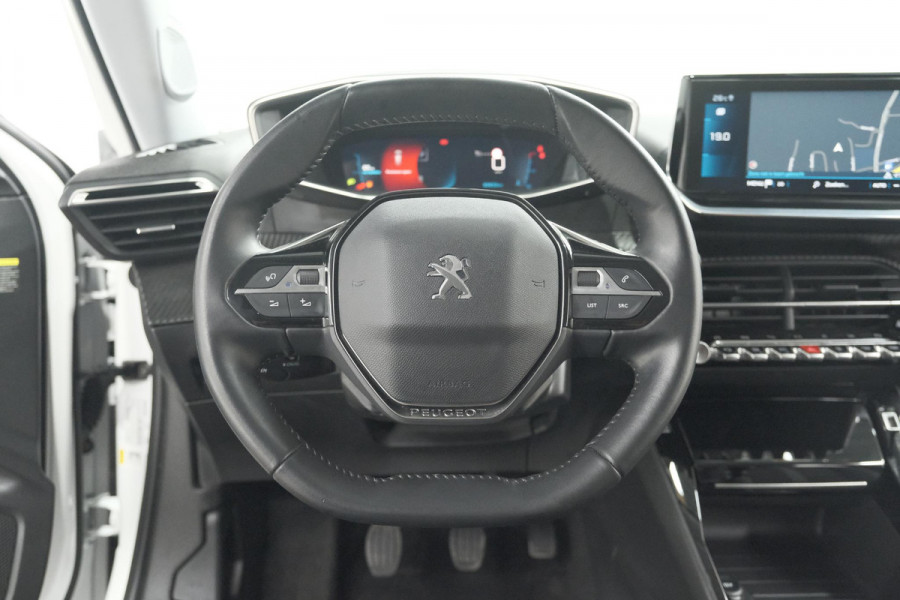 Peugeot 2008 PureTech 130 Allure | Trekhaak | Camera | Navigatie | Parkeersensoren