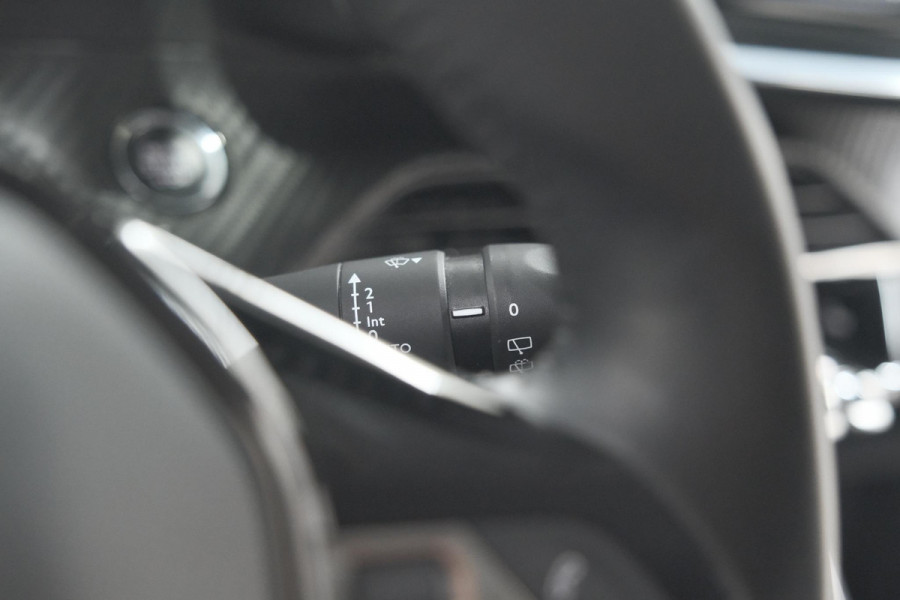 Peugeot 2008 PureTech 130 Allure | Trekhaak | Camera | Navigatie | Parkeersensoren